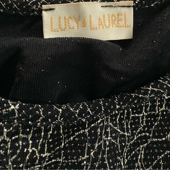 LUCY & Laurel black and silver metallic top. Size M - Picture 2 of 3